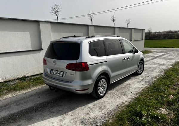 Volkswagen Sharan cena 65900 przebieg: 215000, rok produkcji 2015 z Dębica małe 352